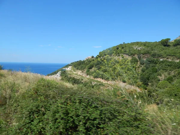 Autostrada, Czarnogóra-28 sierpnia 2014: zabytki i krajobraz o — Zdjęcie stockowe