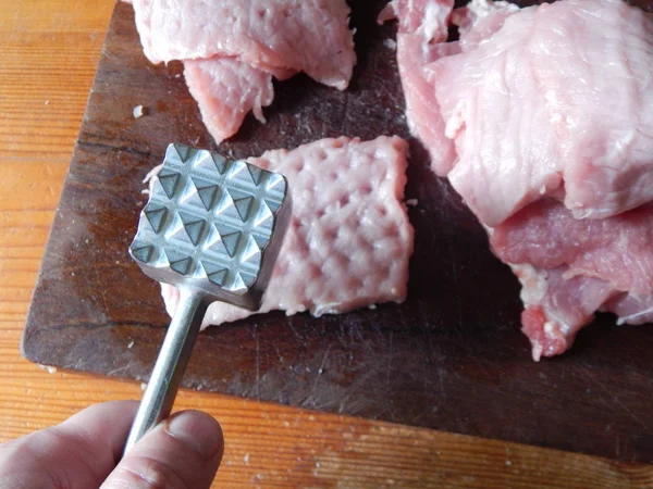 Varkensvlees broodjes met het bakken gebakken in een pan — Stockfoto