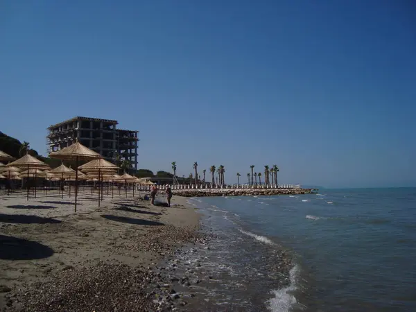 Durres, Arnavutluk - 25 Mayıs 2017: Mimarlık, peyzaj ve natu