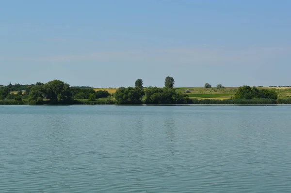 Panorama del río en el campo en verano —  Fotos de Stock