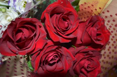 Tatil için sunulan çiçek bir buket