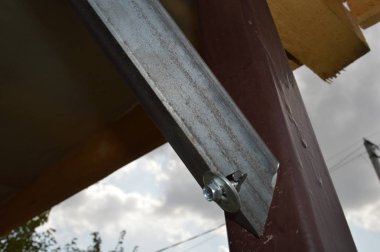 Metal jib yuvalarının üretimi ve montajı