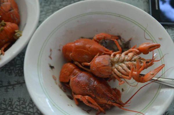 Preparado lagostim fervido em uma chapa — Fotografia de Stock