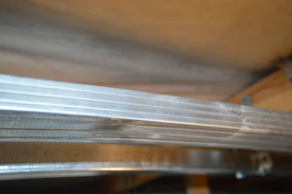 Satuan pemasangan untuk profil logam untuk drywall — Stok Foto