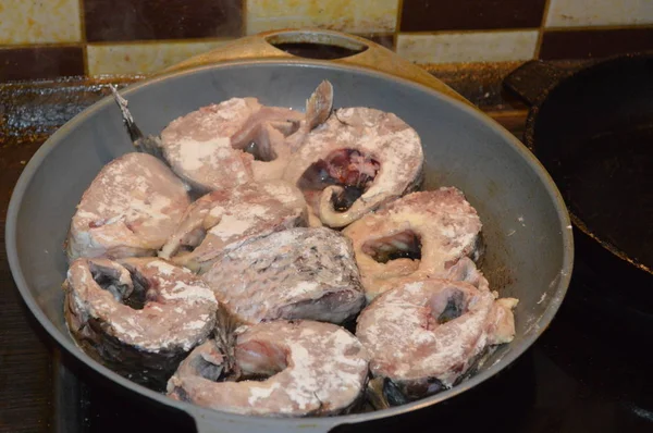Приготування Смаженої Риби Сковороді — стокове фото