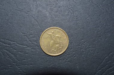 Farklı ülkelerin ve mezheplerin paraları
