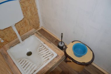 R 'nin içine eşik ve süpürgelik kurulumu