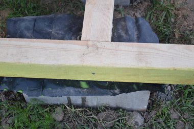 Keresteden yapılmış ahşap bir zemin.