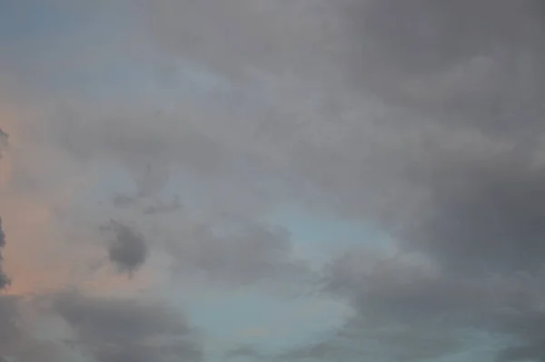 Облака Закате Перед Громом Дождём — стоковое фото