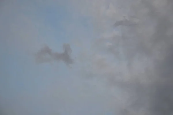 Gün Batımında Bulutlar Gök Gürültüsü Yağmur Öncesi — Stok fotoğraf