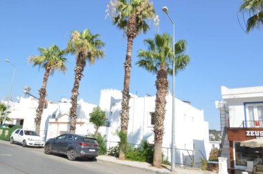 GUMBET, TURKISH - HAZİRAN 02, 2020: Bodrum şehrinin genel görünümü, sokaklardaki insanlar