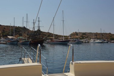 BODRUM, TURKISH - 02 Temmuz 2020 Yat limanına park edildi