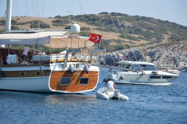 BODRUM, TURKISH - 02 Temmuz 2020 Yat limanına park edildi