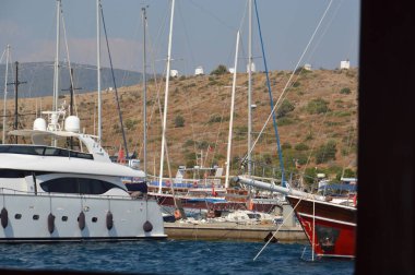 BODRUM, TURKISH - 02 Temmuz 2020 Yat limanına park edildi