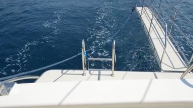 Yat güvertesi detayları ve tasarım elemanları