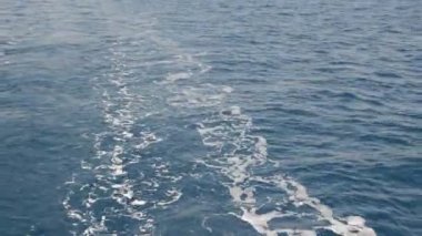 Ege Denizi 'ndeki yeşil-mavi deniz suyunun dokusu