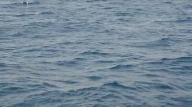 Ege Denizi 'ndeki yeşil-mavi deniz suyunun dokusu