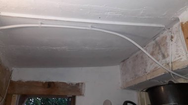 Tesisat tesisatının kurulumu ve elektrik tesisatı.