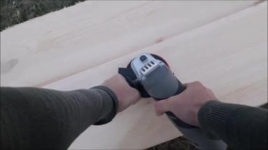 Mobilya ve inşaat için bir disk makinesi ile zımparalama