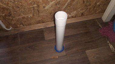 Bir eve boru tesisatı kurulumu