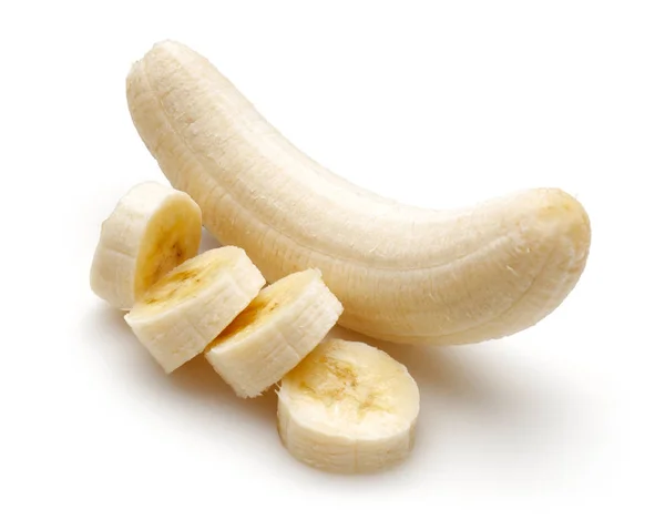 Oloupané Nakrájené Banány Izolovaných Bílém Pozadí Studio Záběr — Stock fotografie