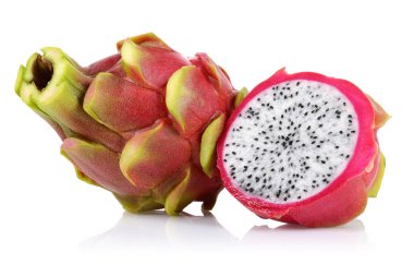 Yarım ve tam dragon meyve beyaz arka plan üzerinde izole