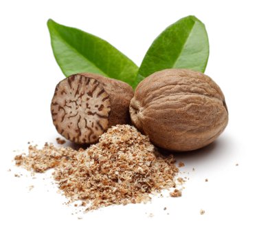 Beyaz arka plan üzerinde izole yaprakları ile Hindistan cevizi granülleri ve hindistan cevizi