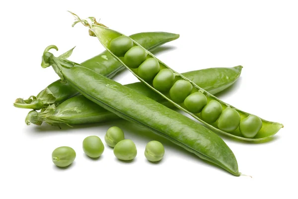 Guisantes Verdes Frescos Aislados Sobre Fondo Blanco —  Fotos de Stock