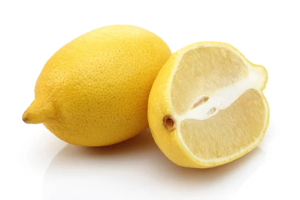 Frutas Frescas Limón Aisladas Sobre Fondo Blanco — Foto de Stock