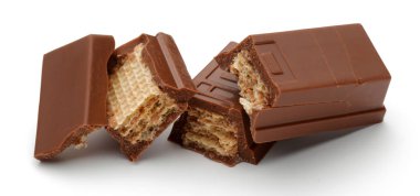 Beyaz arka plan üzerinde izole çikolata kaplı gofret