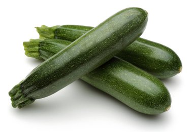 Beyaz arka plan üzerinde izole üç bütün yeşil kabak