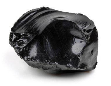 izole beyaz zemin üzerine siyah obsidian