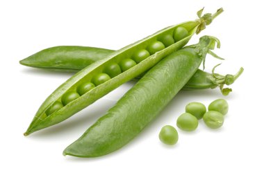 Taze yeşil bezelye beyaz arkaplanda izole