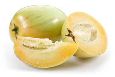 Beyaz arka plan üzerinde izole pepino kavun meyve