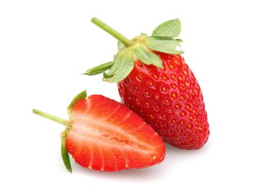 yarım ve tam beyaz zemin üzerine izole çilek