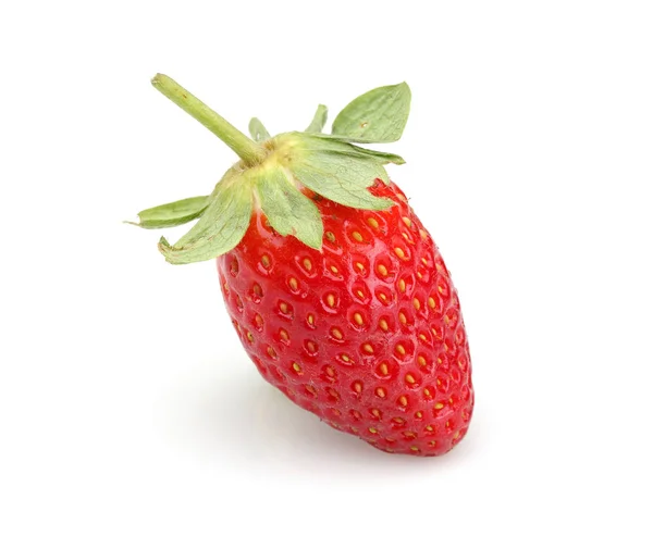 在白色背景查出的新鲜的整个草莓 — 图库照片