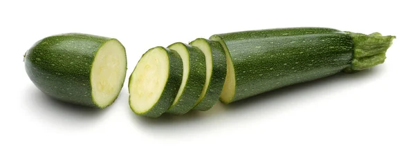 Skivad grön zucchini isolerad på vit — Stockfoto