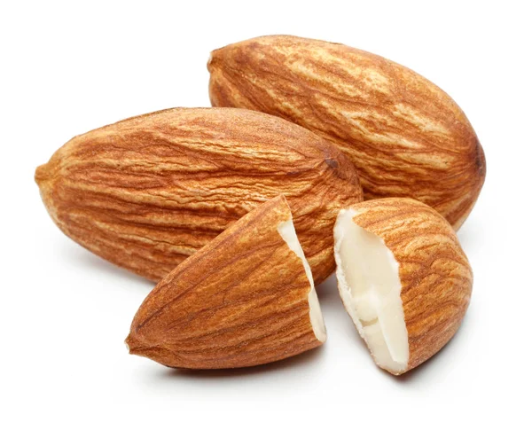 unas nueces aisladas en blanco