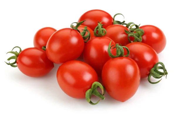 Tomates cereja frescos isolados em branco — Fotografia de Stock