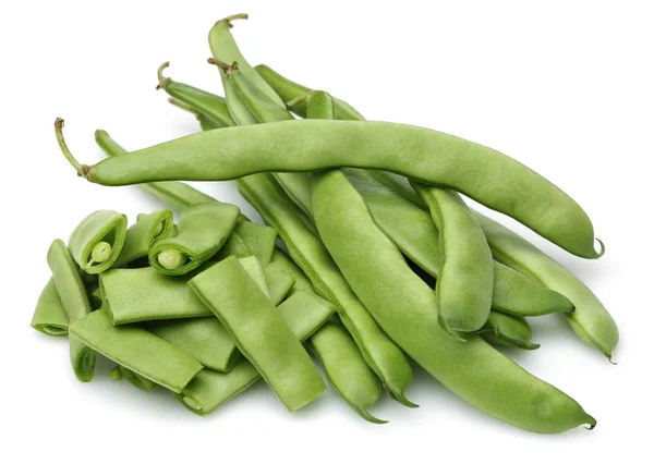 白で隔離された新鮮な緑の豆 — ストック写真