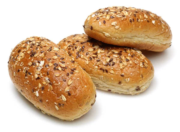 Rolo de pão multigrãos isolado em branco — Fotografia de Stock