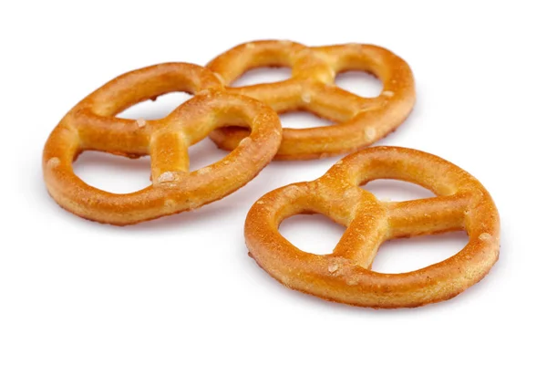 Biscoitos Pretzel isolados em branco — Fotografia de Stock