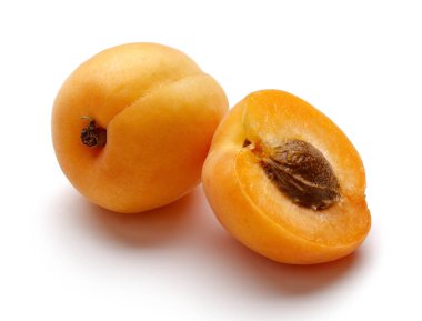 beyaz izole taze olgun kayısı