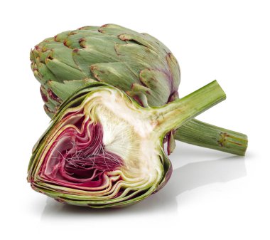 taze enginar üzerinde beyaz izole