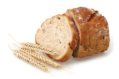 Beyaz üzerinde izole ekmek dilim ve buğday kulakları