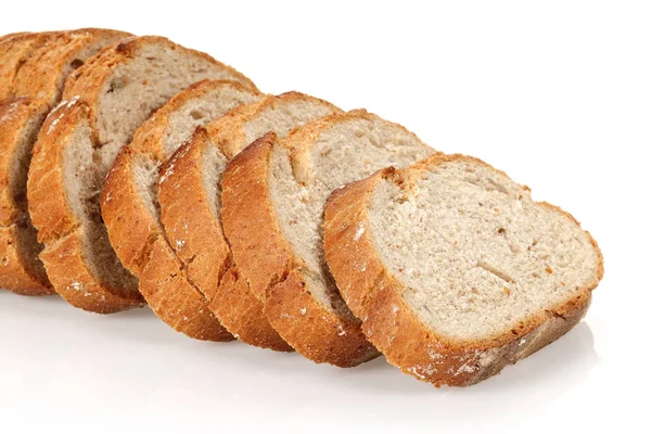 Pan de trigo harinoso en rodajas aislado en blanco —  Fotos de Stock