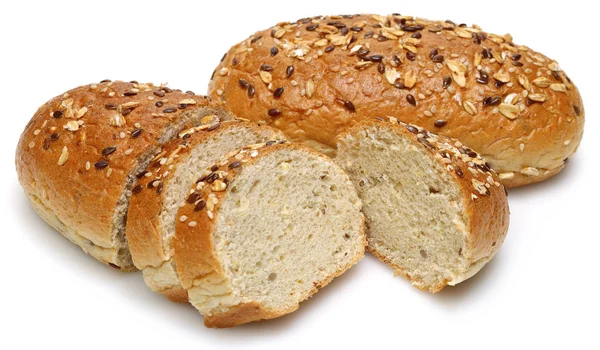 Loafs de pão multigrãos com fatias isoladas — Fotografia de Stock