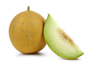 Bütün ve dilimlenmiş olgun kavun meyve izole
