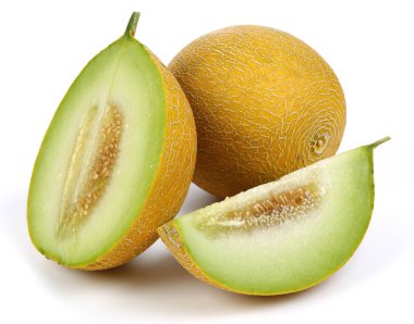 Bütün ve dilimlenmiş olgun kavun meyve izole