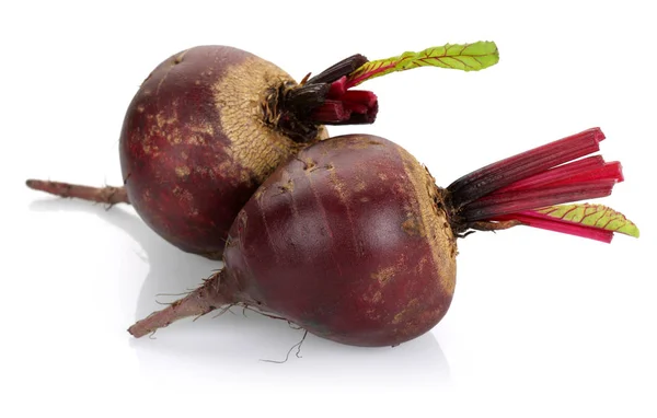 Fresh red beets isolated on white — Stock Photo, Image